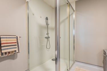 Platinum Studio Floors 1-6 - Image 8